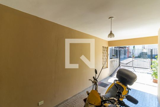 Garagem de casa à venda com 4 quartos, 120m² em Vila Amélia, São Paulo
