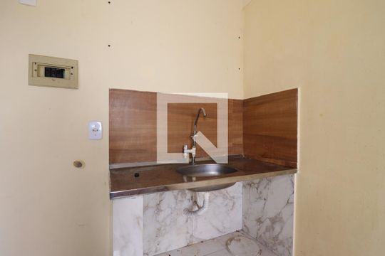 Sala/Cozinha de kitnet/studio à venda com 2 quartos, 54m² em Setor Habitacional Samambaia (taguatinga), Brasília