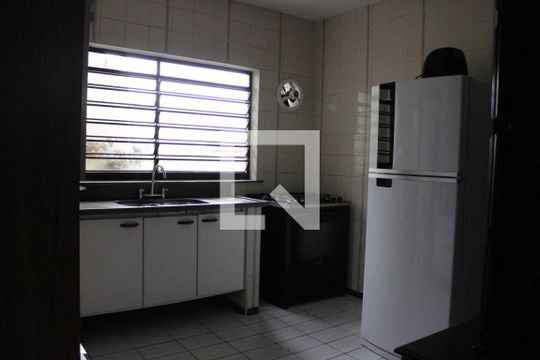 Cozinha de casa à venda com 4 quartos, 356m² em Jardim Itamarati, Campinas