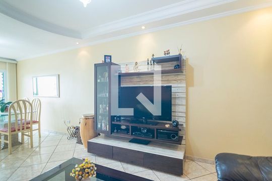 Sala de Estar de apartamento à venda com 3 quartos, 97m² em Vila Scarpelli, Santo André