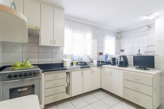 Cozinha de apartamento à venda com 3 quartos, 97m² em Vila Scarpelli, Santo André
