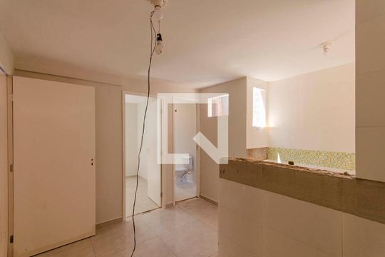 Casa de Condomínio para alugar com 1 quarto, 28m² em Vila Nhocune, São Paulo