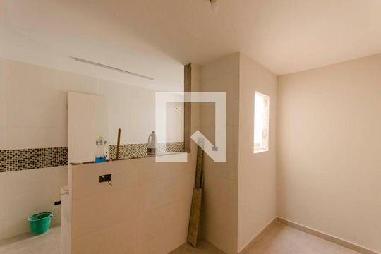 Casa de Condomínio para alugar com 1 quarto, 28m² em Vila Nhocune, São Paulo