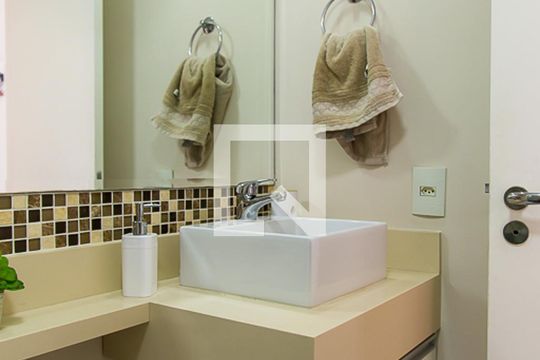 Banheiro Social de apartamento à venda com 2 quartos, 53m² em Saúde, São Paulo