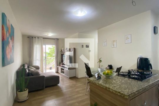 Apartamento à venda com 3 quartos, 80m² em Jardim Tupanci, Barueri