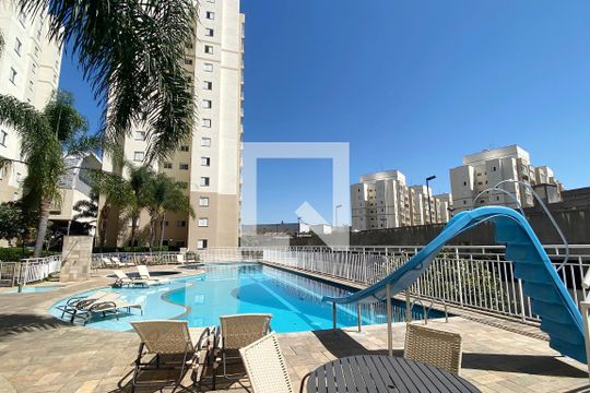 Piscina de apartamento à venda com 3 quartos, 80m² em Jardim Tupanci, Barueri