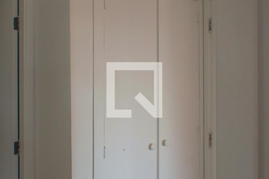 Corredor de apartamento para alugar com 3 quartos, 100m² em Centro, Campinas