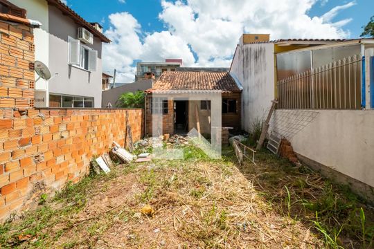 Quintal de casa à venda com 2 quartos, 50m² em Hípica, Porto Alegre