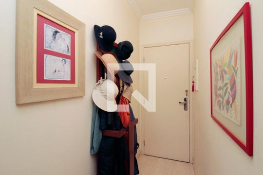 Hall de entrada de apartamento à venda com 2 quartos, 92m² em Consolação, São Paulo