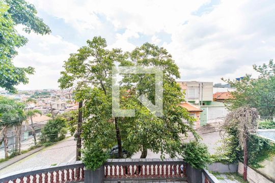 Vista do Quarto 2 de casa para alugar com 3 quartos, 220m² em Vila Guarani, Santo André