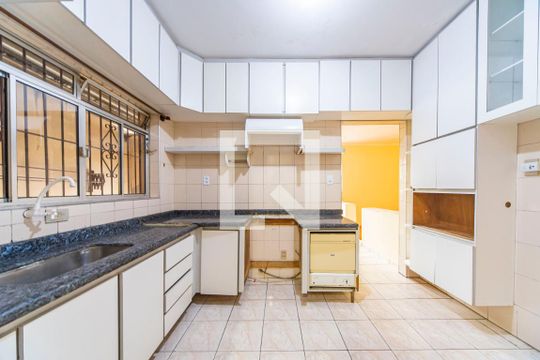 Cozinha de casa para alugar com 3 quartos, 220m² em Vila Guarani, Santo André