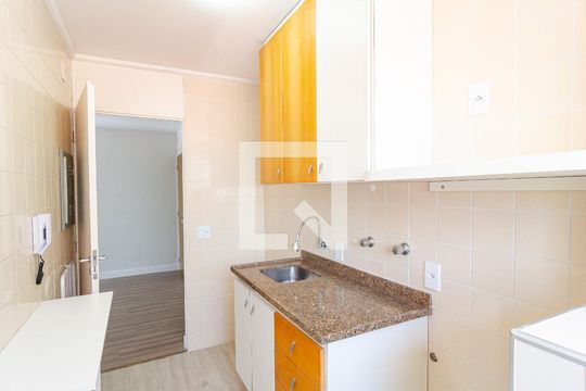 Cozinha de apartamento à venda com 2 quartos, 44m² em Vila Guarani (z Sul), São Paulo