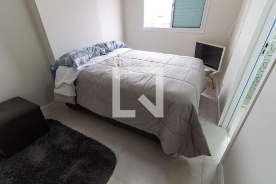 Detalhe da suíte de apartamento para alugar com 2 quartos, 83m² em Boqueirão, Praia Grande
