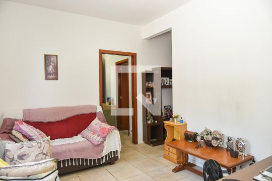 Sala 1 de casa para alugar com 5 quartos, 160m² em Jardim Floresta, Porto Alegre