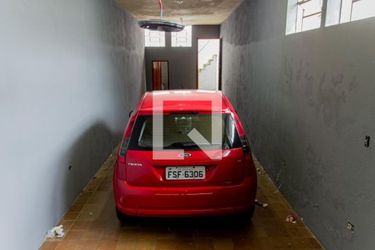 Garagem de casa à venda com 3 quartos, 120m² em Vila Cruz das Almas, São Paulo