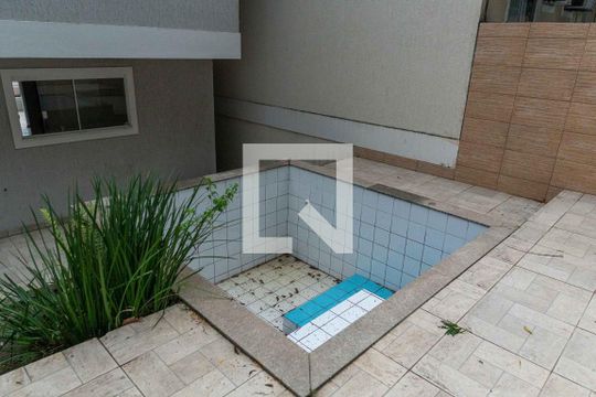 Piscina de casa à venda com 3 quartos, 137m² em Serra Grande, Niterói