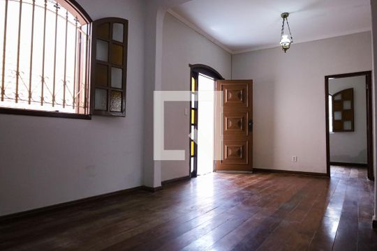 Casa para alugar com 4 quartos, 200m² em Nova Suíça, Belo Horizonte