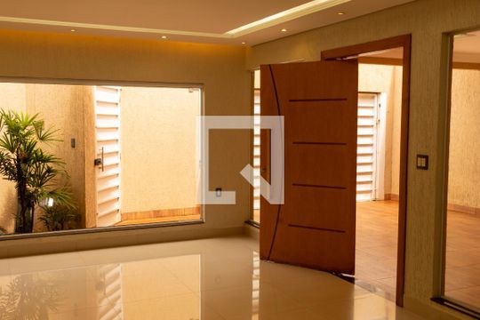 Sala de casa para alugar com 3 quartos, 238m² em Jardim Inconfidência, Uberlândia