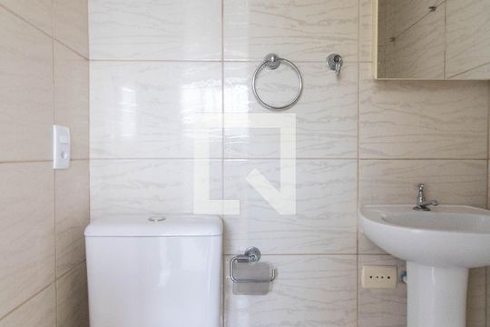 Banheiro da Suíte de apartamento para alugar com 3 quartos, 73m² em Parque Cecap, Guarulhos