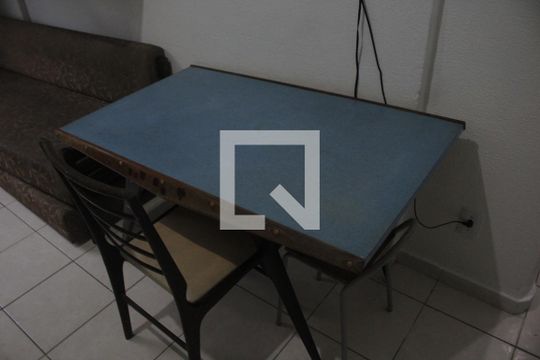 Sala/Quarto de kitnet/studio para alugar com 1 quarto, 28m² em Itararé, São Vicente