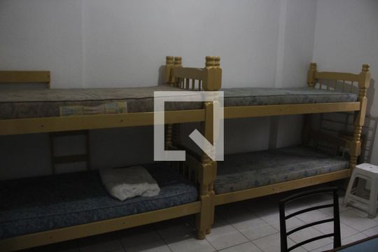 Sala/Quarto de kitnet/studio para alugar com 1 quarto, 28m² em Itararé, São Vicente