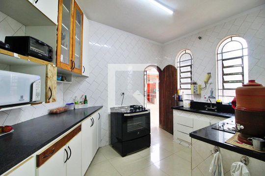 Cozinha de casa à venda com 3 quartos, 168m² em Jardim das Maravilhas, Santo André