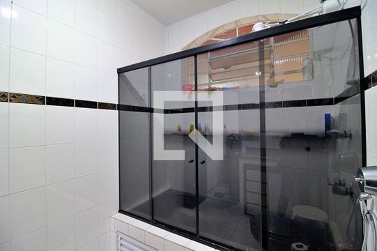 Banheiro da Suíte 1 de casa à venda com 3 quartos, 168m² em Jardim das Maravilhas, Santo André