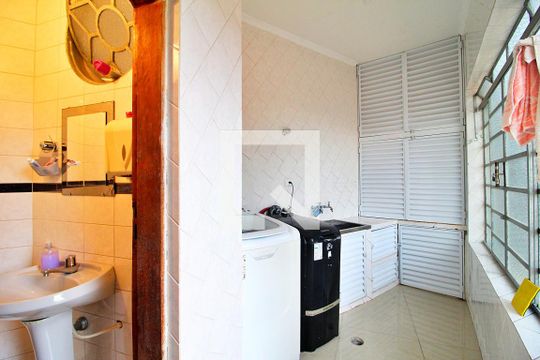 Área de Serviço de casa à venda com 3 quartos, 168m² em Jardim das Maravilhas, Santo André