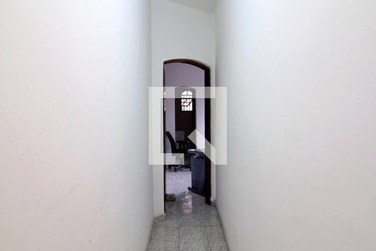 Corredor de casa à venda com 3 quartos, 168m² em Jardim das Maravilhas, Santo André