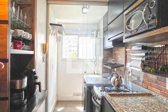 Cozinha de apartamento à venda com 2 quartos, 48m² em Cavalhada, Porto Alegre