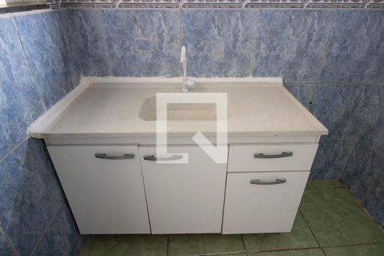 Pia de casa à venda com 2 quartos, 80m² em Itaquera, São Paulo