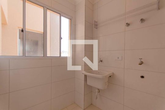 Área de Serviço de apartamento para alugar com 2 quartos, 42m² em Jardim Três Marias, São Paulo