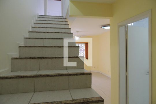 Escada de casa à venda com 3 quartos, 103m² em Anil, Rio de Janeiro