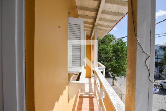 Sacada de casa para alugar com 3 quartos, 206m² em Sarandi, Porto Alegre