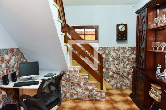Sala 1 de casa para alugar com 3 quartos, 206m² em Sarandi, Porto Alegre