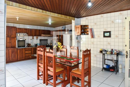Cozinha de casa para alugar com 3 quartos, 206m² em Sarandi, Porto Alegre