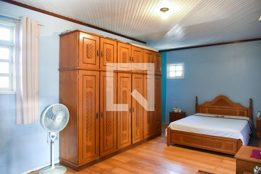Suíte de casa para alugar com 3 quartos, 206m² em Sarandi, Porto Alegre