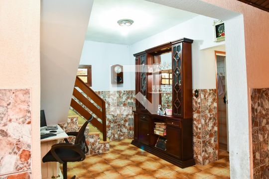 Sala 1 de casa para alugar com 3 quartos, 206m² em Sarandi, Porto Alegre