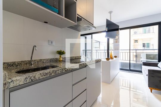 Cozinha de kitnet/studio para alugar com 1 quarto, 26m² em Santana, São Paulo