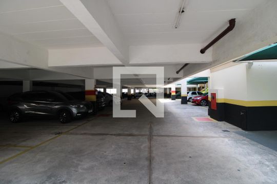 Garagem de apartamento à venda com 2 quartos, 70m² em Jardim Marajoara, São Paulo