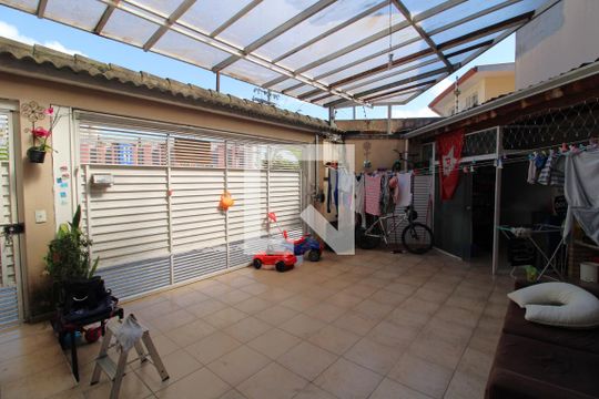 Garagem de casa à venda com 3 quartos, 110m² em Vila São Pedro, São Paulo