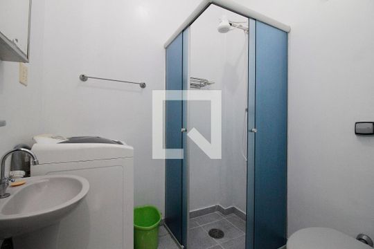 Banheiro de casa para alugar com 0 quarto, 30m² em República, São Paulo