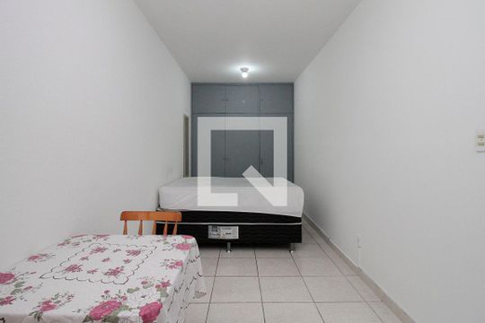 Casa para alugar com 0 quarto, 30m² em República, São Paulo