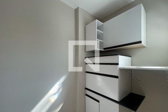 Quarto de Serviço de apartamento à venda com 2 quartos, 73m² em Moema, São Paulo