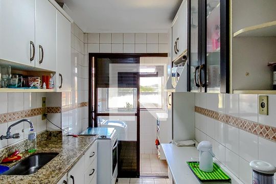 Cozinha de apartamento à venda com 3 quartos, 74m² em Vila Bertioga, São Paulo