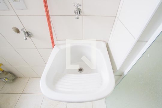 Tanque de apartamento para alugar com 3 quartos, 65m² em Vila das Belezas, São Paulo