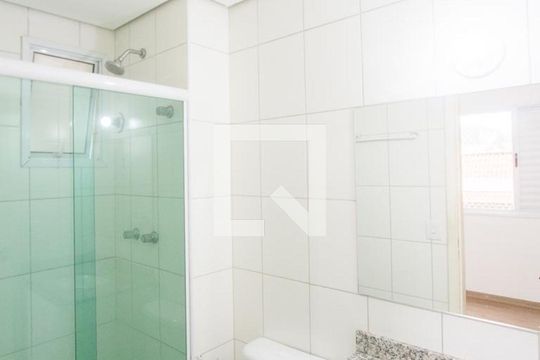 Banheiro Suíte de apartamento para alugar com 3 quartos, 65m² em Vila das Belezas, São Paulo