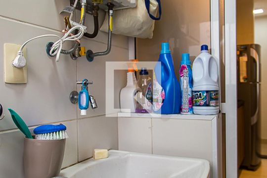 Área de Serviço de apartamento para alugar com 2 quartos, 54m² em Jardim Prudência, São Paulo