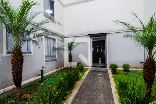 Entrada Bloco de apartamento para alugar com 2 quartos, 43m² em Jardim Ansalca, Guarulhos