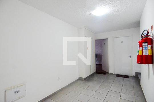 Hall de Entrada de apartamento para alugar com 2 quartos, 43m² em Jardim Ansalca, Guarulhos